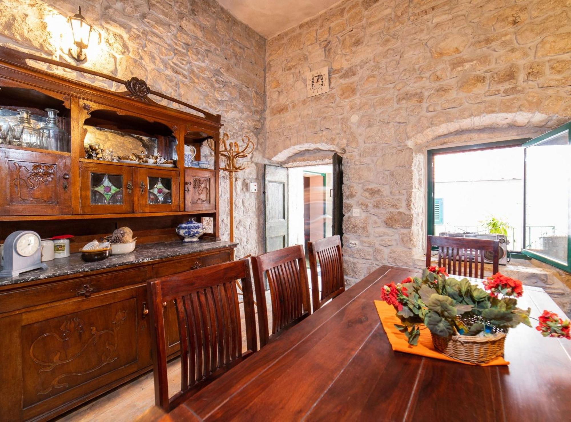 Seafront Villa With Furnished Sun Terrace, Close To The Beach Kastela Exterior photo